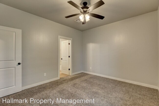 Building Photo - 3 br, 2 bath House - 721 Ivy Lane