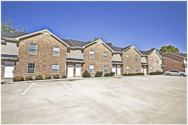 Foto del edificio - 2 Bedroom 1.5 Bath Townhome