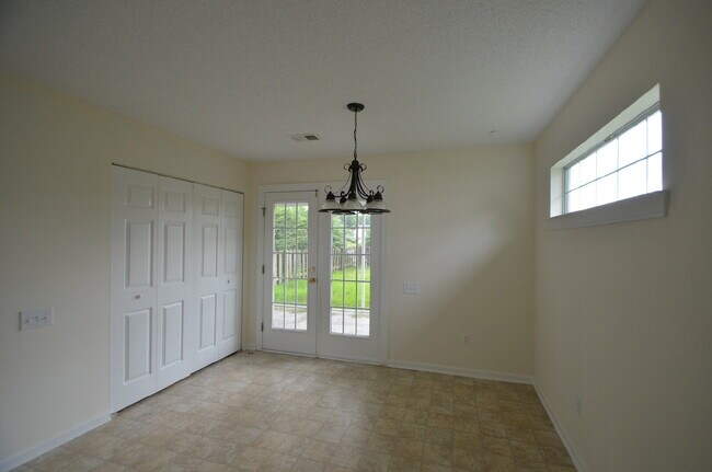 Foto del edificio - 4846 Habersham Ln