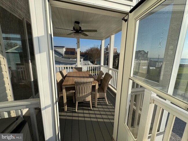 Foto del edificio - 8315 Bayside Rd