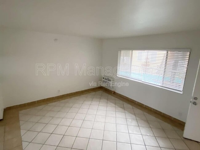 Foto del edificio - 6904 Lennox Ave