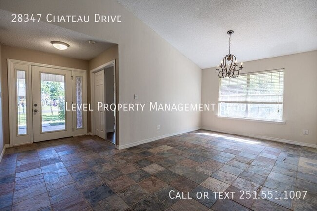 Foto del edificio - 28347 Chateau Dr