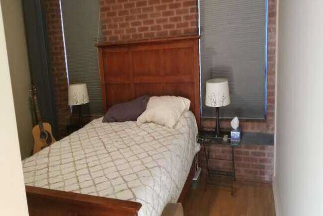 Foto del edificio - 525 W Main St