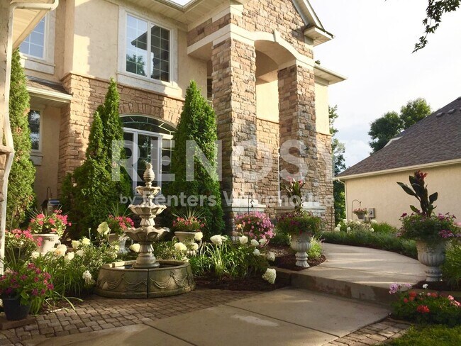 Foto del edificio - 2470 Arnold Palmer Dr