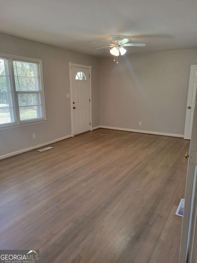 Foto del edificio - 660 Dozier Dr