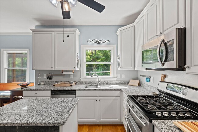 Foto del edificio - Charming & Convenient in Durham!