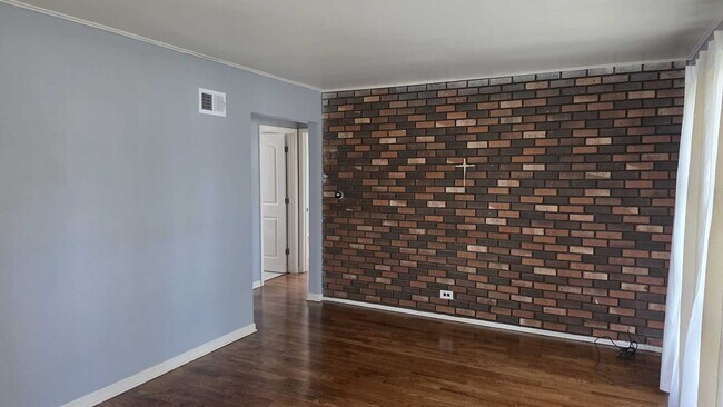 Foto del edificio - 9154 Ridgeland Ave
