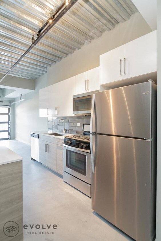 Foto principal - 1251 N Milwaukee Ave
