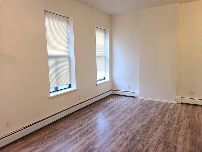 Building Photo - 851 Bergen Ave