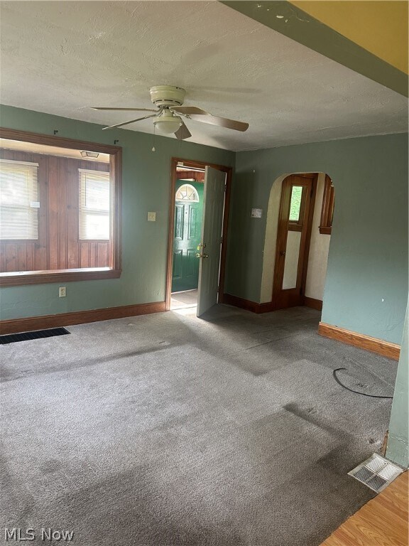 Foto del edificio - 923 Ada St