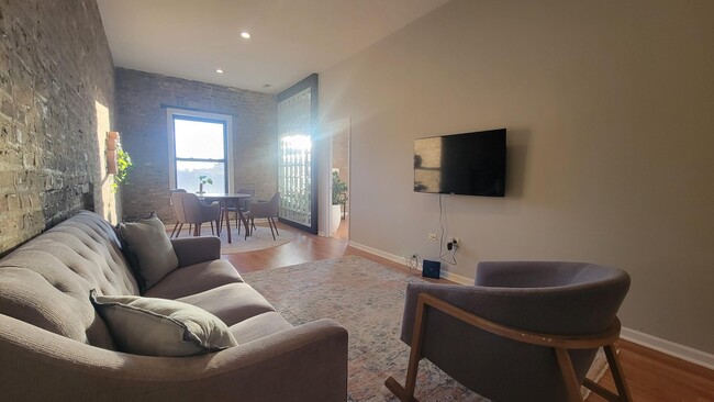 Photo - 701 N Milwaukee Ave Apartment