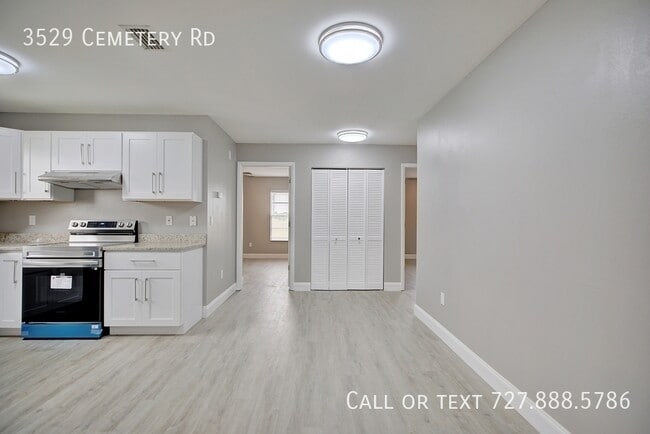 Foto del edificio - 3529 Cemetery Rd