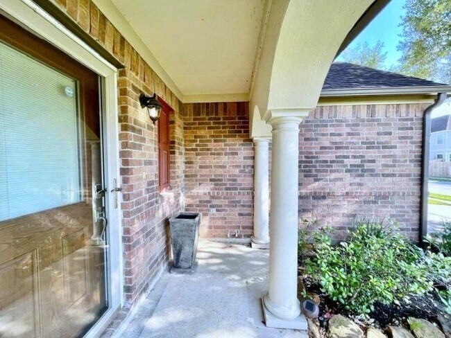 Foto del edificio - 22206 Orchard Dale Dr