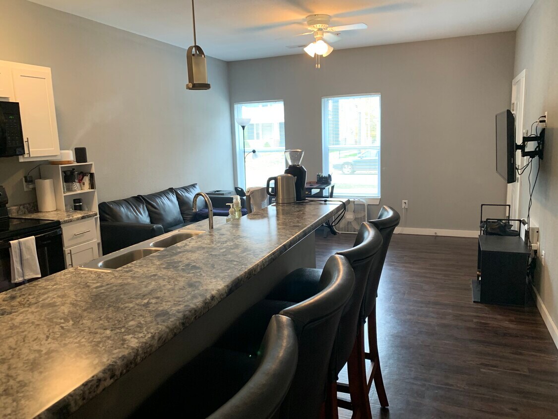 611 W Elm St Unit 101, Urbana, IL 61801 611 W Elm St Urbana, IL Apartments for Rent in