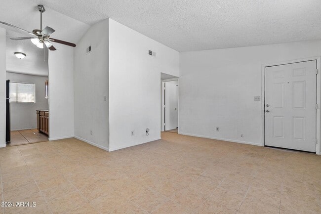Building Photo - 260 E 8th Ave