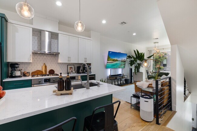 Foto del edificio - 2222 Moser Ave