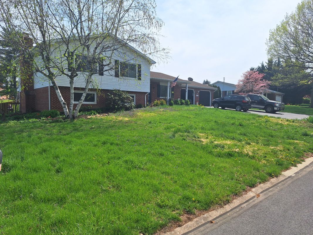 Foto principal - 2114 Huntington Rd