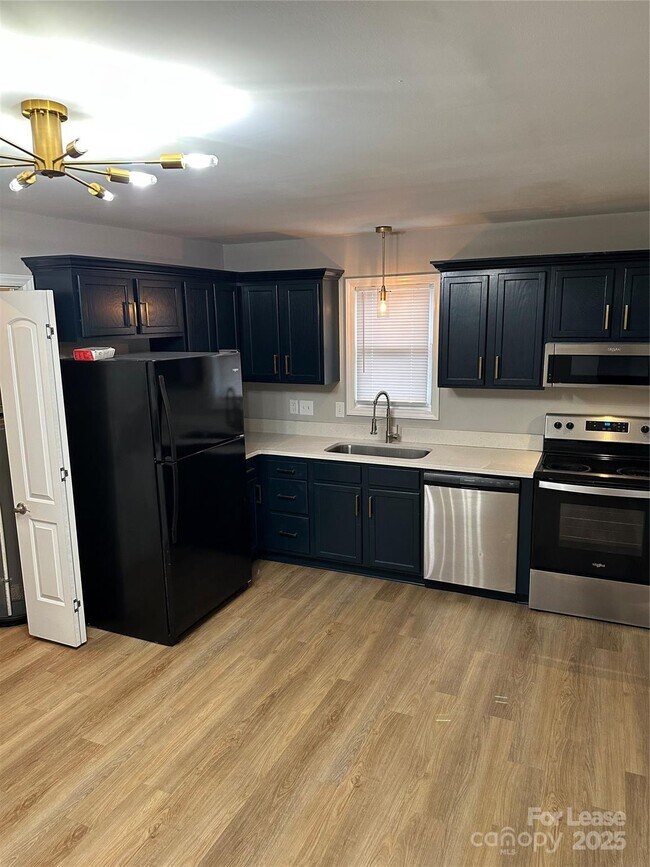 Foto del edificio - 816 E Catawba St