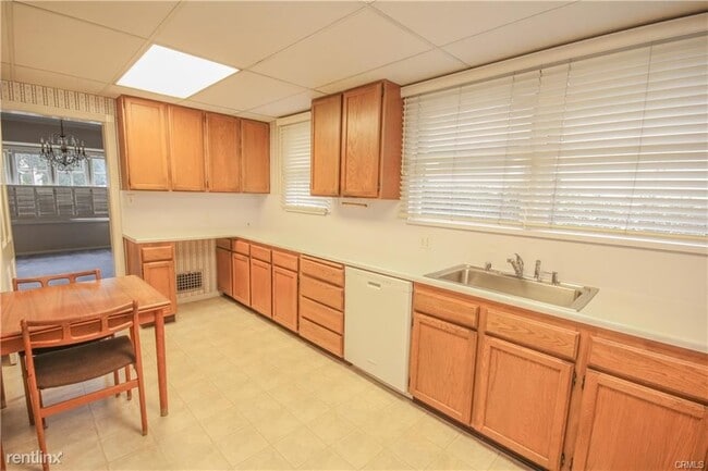 Building Photo - 4 br, 3 bath House - 2176 Adair St