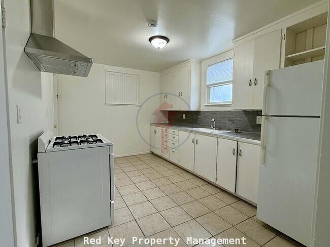 Foto del edificio - Utah Ave Triplex #2