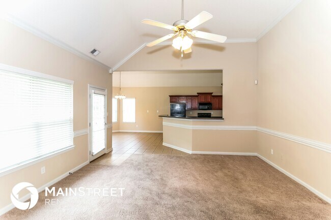 Building Photo - 2588 Pyramid Dr