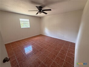 Building Photo - 560 Wickford Way