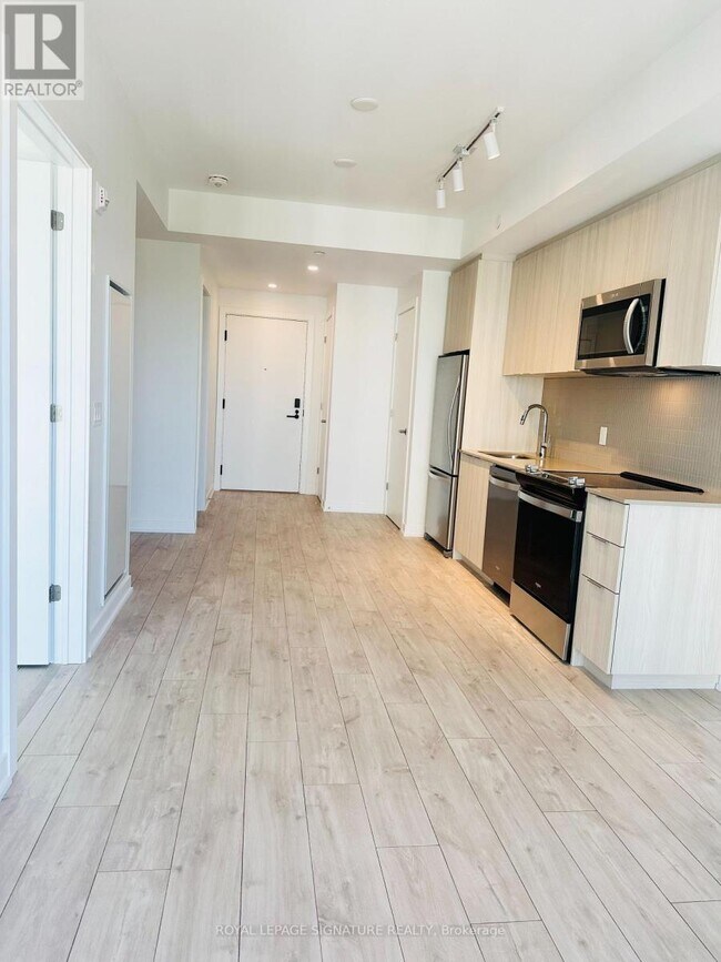 Photo du bâtiment - 740 Whitlock Ave