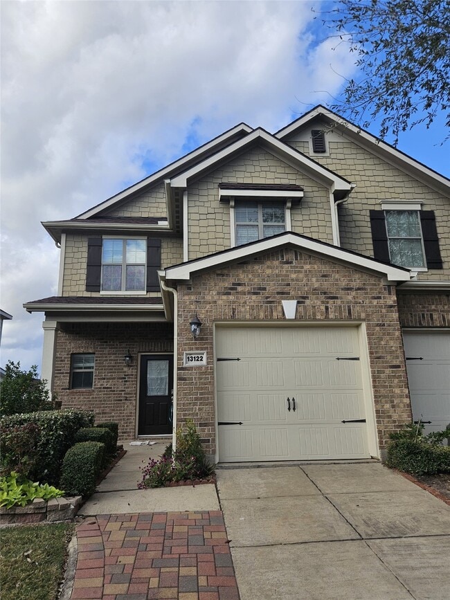 Building Photo - 13122 Stratford Skies Ln