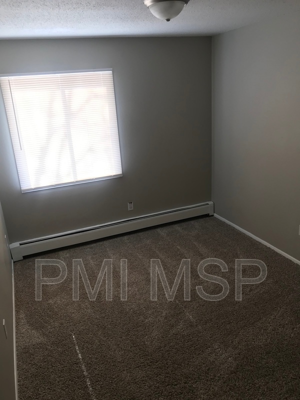 Building Photo - 1015 County Rd D E