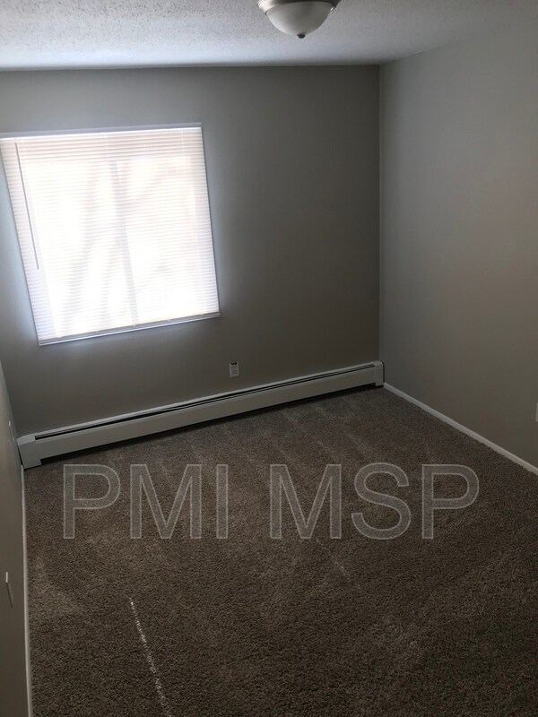 Foto del edificio - 1015 County Rd D E