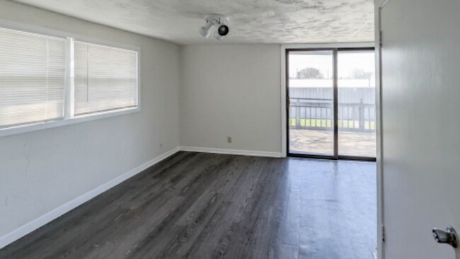 Foto del edificio - 914 Gallagher St
