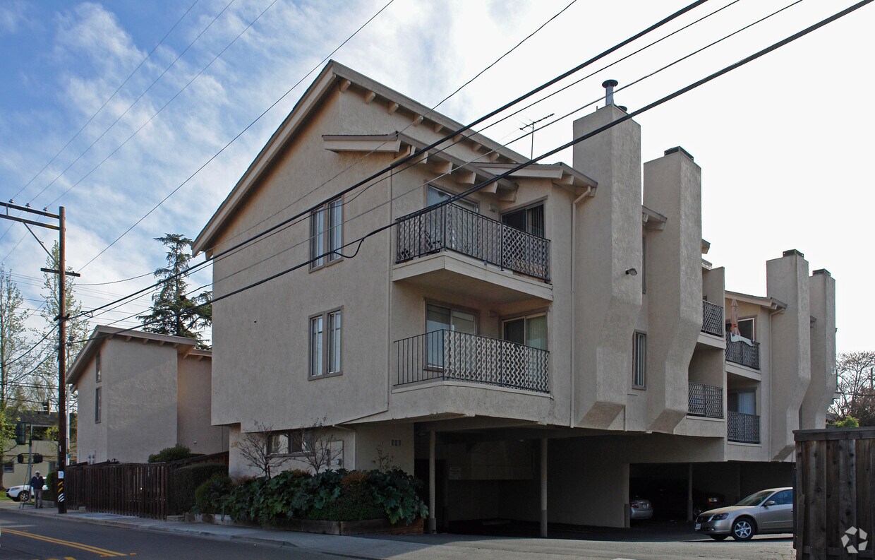 Primary Photo - 3900 H St