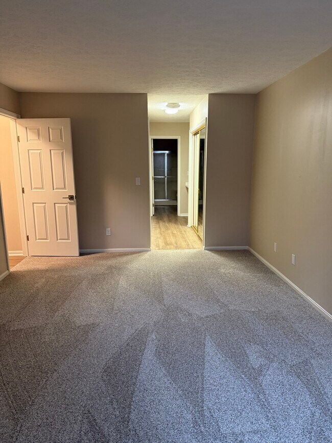 Foto del edificio - 1390 Cedarwood Dr