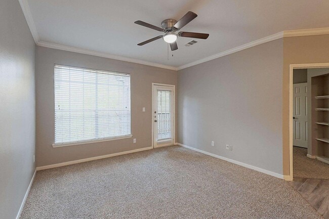 Interior Photo - The Club at Stablechase