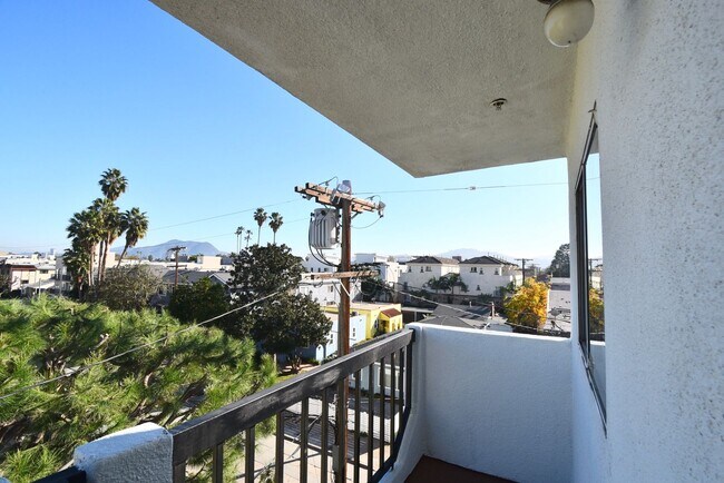 Foto del edificio - 5002 Tujunga Ave