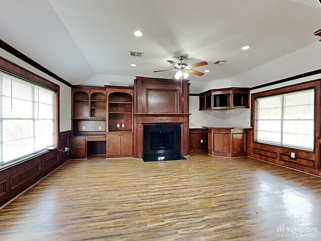Foto del edificio - 6031 Crooked Post Rd