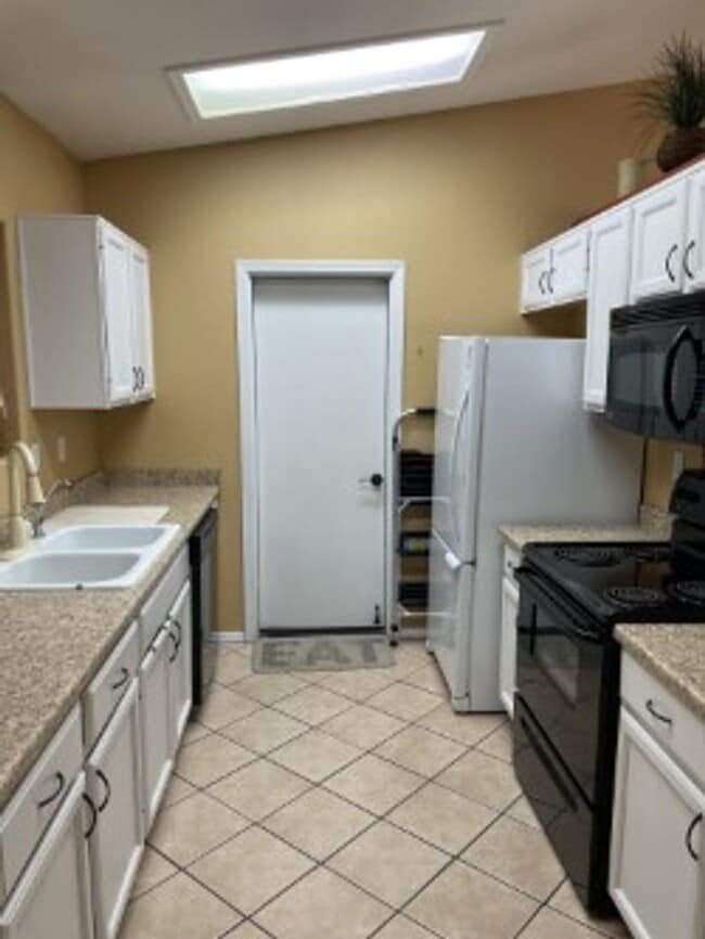 Building Photo - 2295 Senita Dr