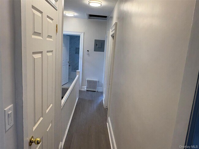 Foto del edificio - 675 E 230th St