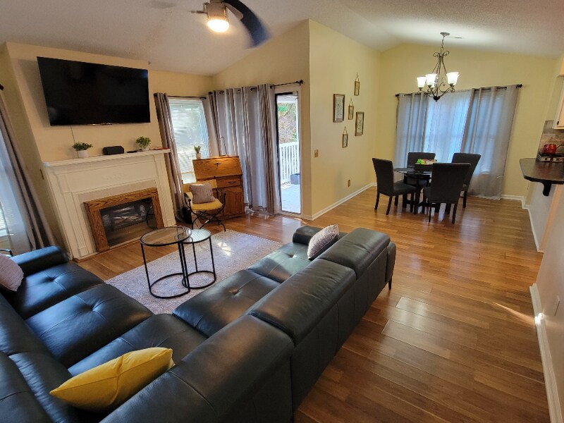 Foto principal - 117 W Victoria Ct