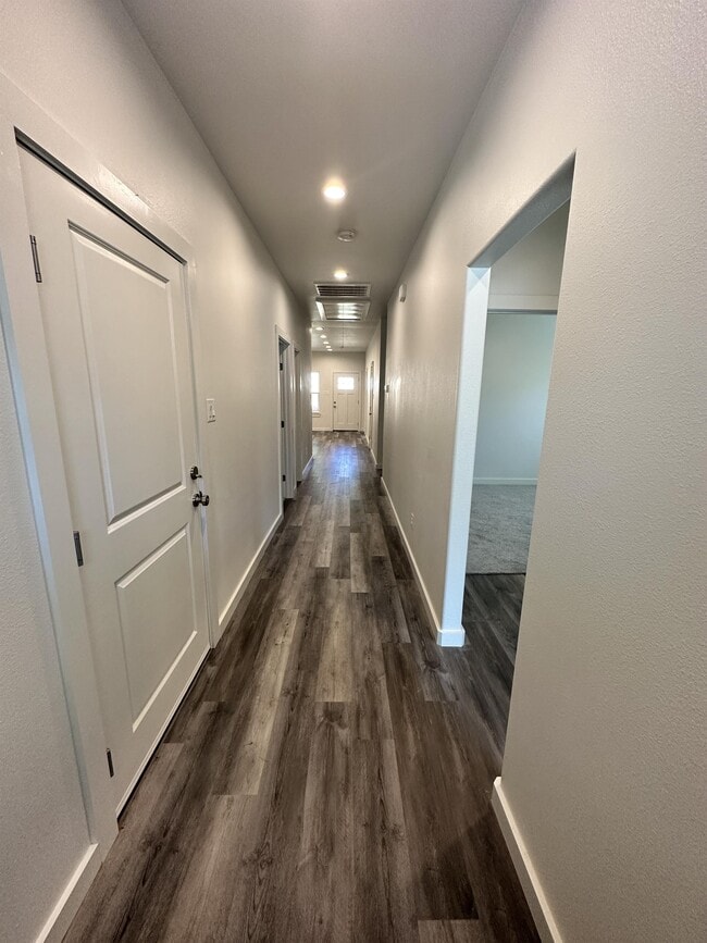 Building Photo - 1005 Dubois St