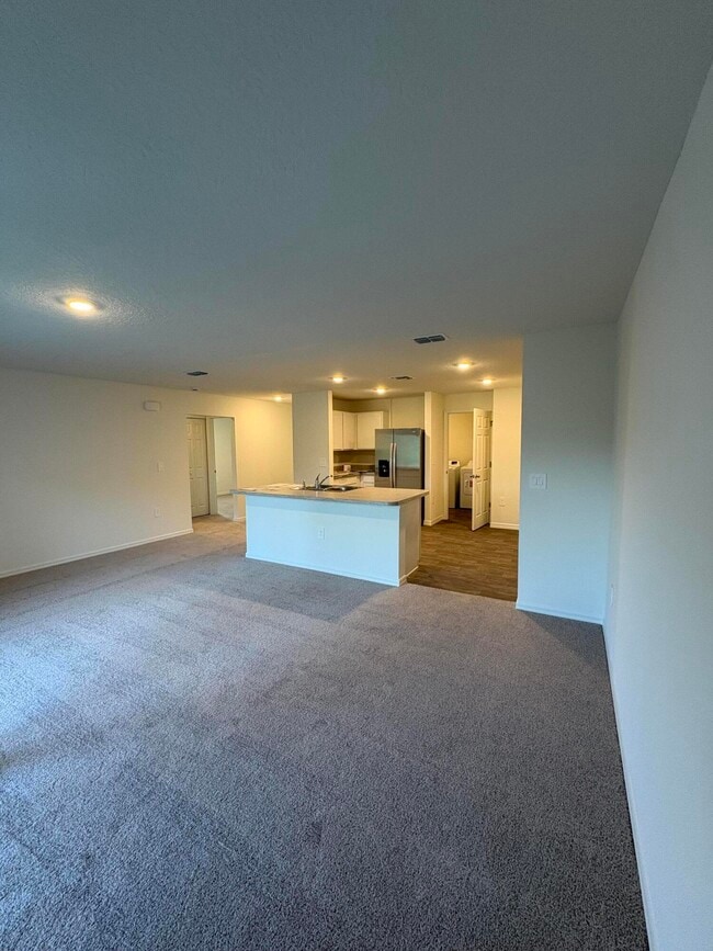 Building Photo - 295 Crescent SE St