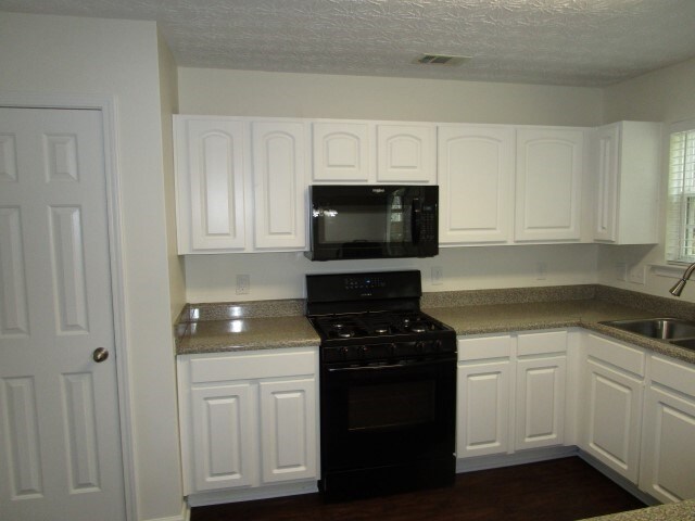 Building Photo - 134 Holly Mill Village Drive