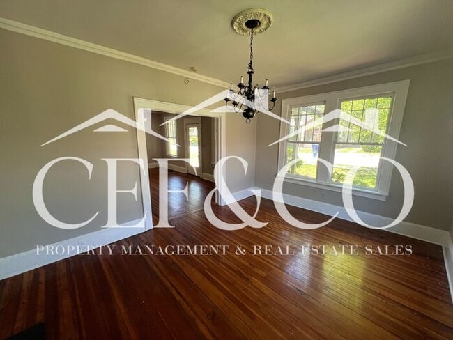 Foto del edificio - Adorable 3 bedroom 1 bathroom home now ava...