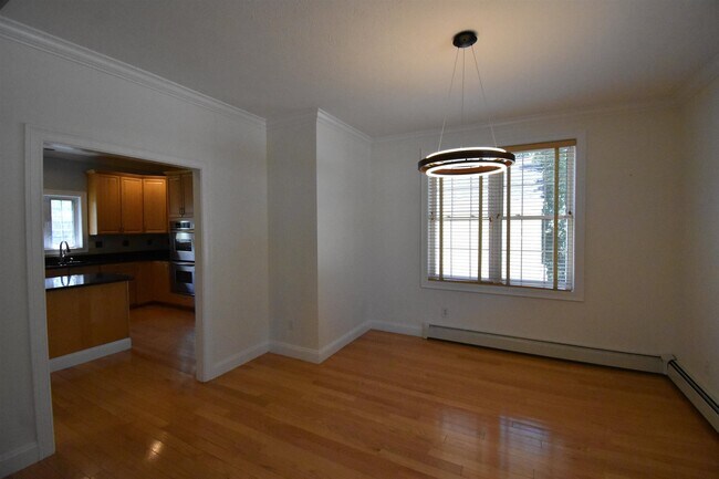 Building Photo - 2246 Elm St