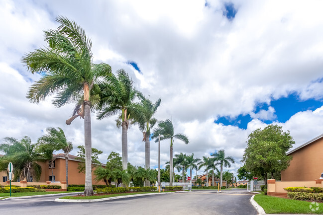 Building Photo - Cameron Creek, Florida City Apartments