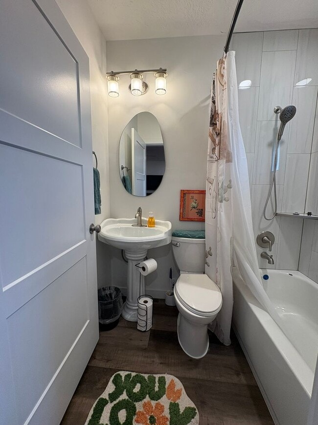 Foto del edificio - 380 Utah Ave