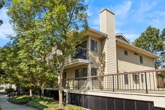 Building Photo - 461 Northlake Dr