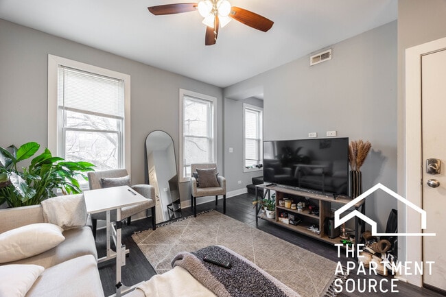 Photo - 1433 N Cleaver St Apartment