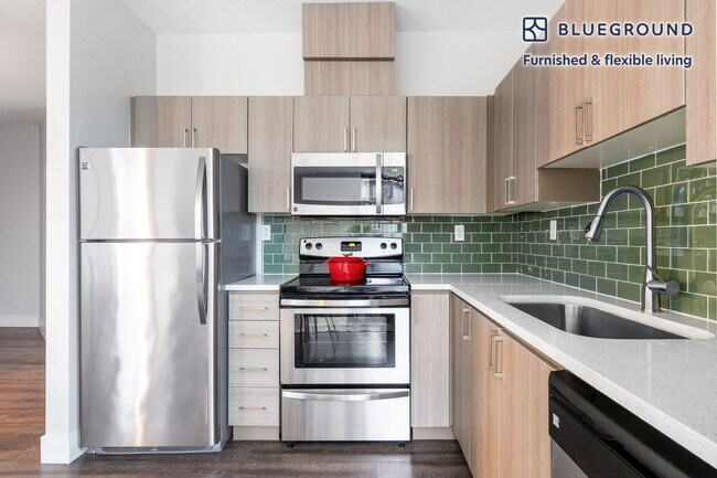 Building Photo - 224 Pontius Ave N