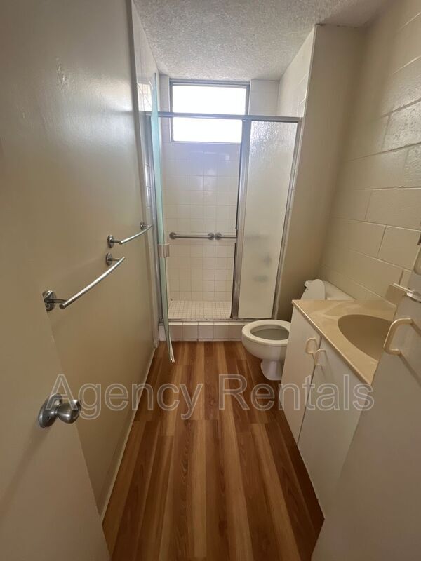 Building Photo - 425 N Kuakini St